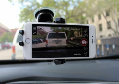 Stwórz inteligentną kamerę samochodową ze swojego telefonu komórkowego!