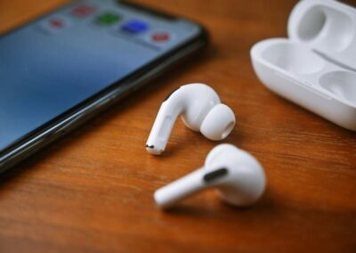Na co należy zwrócić uwagę przed zakupem słuchawek bezprzewodowych